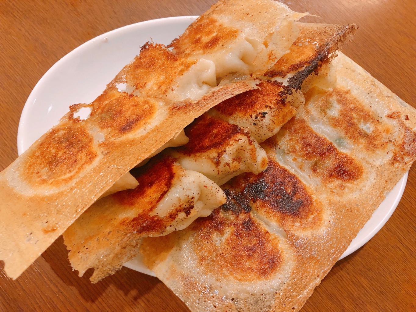 ギョウザマニア 品川はなれ さんの 有名グルメガイド掲載店舗！餃子専門店「ギョウザマニア 品川はなれ」で好きな料理を頼もう (¥2,000 ~ ¥2,999)