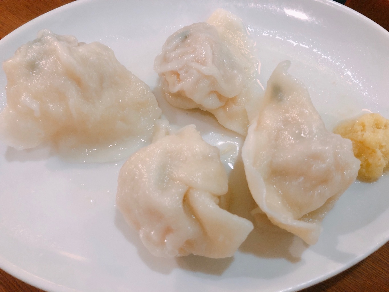 ギョウザマニア 品川はなれ さんの 有名グルメガイド掲載店舗！餃子専門店「ギョウザマニア 品川はなれ」で好きな料理を頼もう (¥2,000 ~ ¥2,999)
