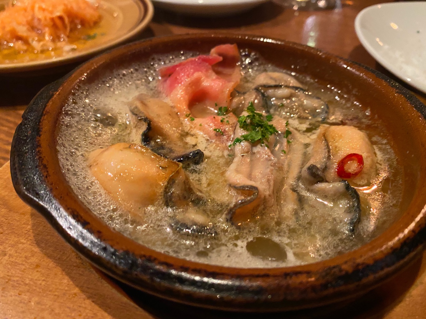 表参道バル エル ヴエロ さんの 牛肉からダチョウ肉まで？！炭火で焼き上げた厳選肉を食べ比べしてみよう 