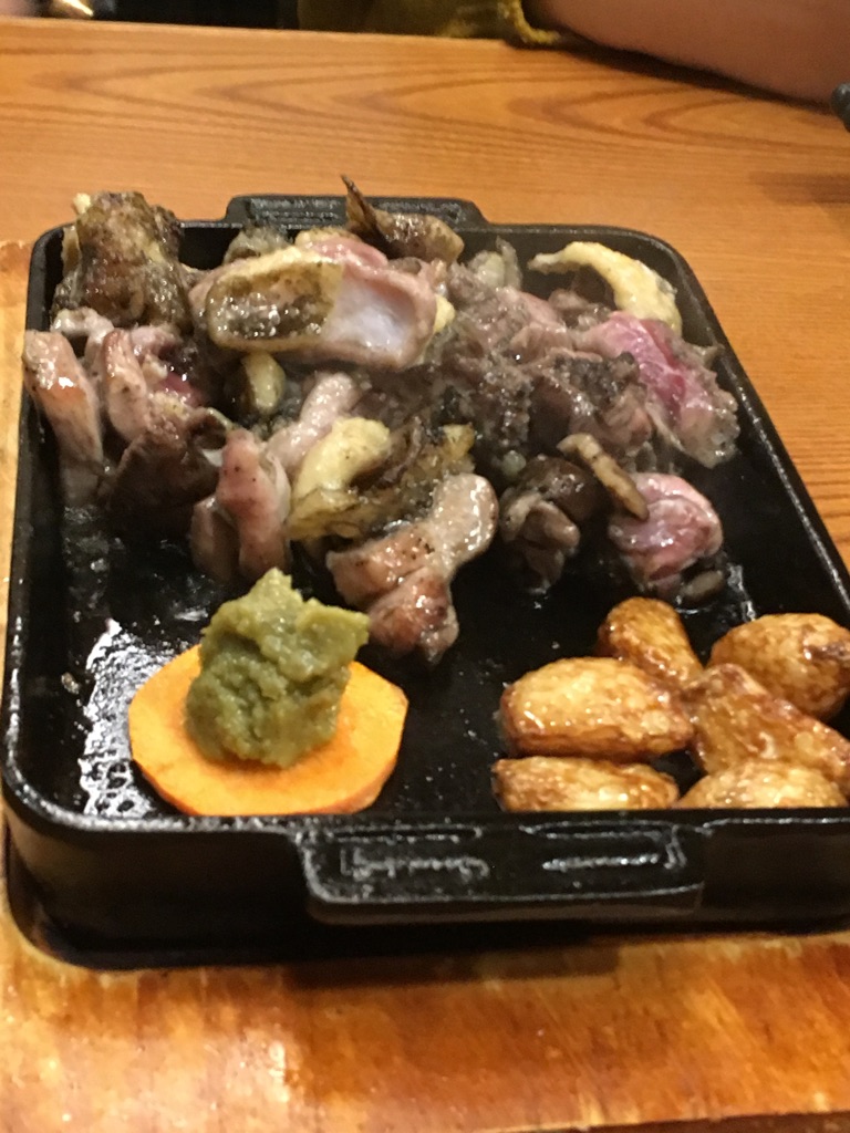 鳥番長 総本店(とりばんちょう) さんの 炭火で焼いた熱々ジューシーな焼き鳥を楽しもう！