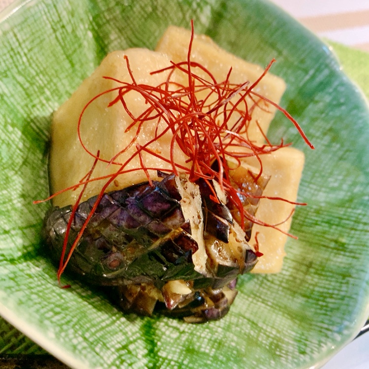 Yoneko さんの 【あと1名！牛スジ、出すよ〜！今煮込み中😆🍺】   所沢Cook3人コラボ。 「発酵フェス！」ヨネ、うめ、Naomi