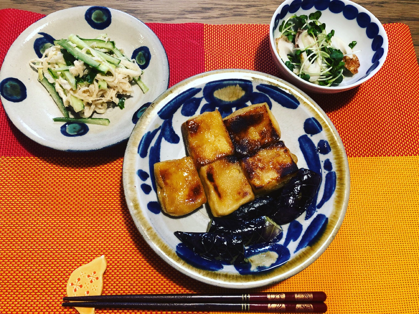 Yoneko さんの 【あと1名！牛スジ、出すよ〜！今煮込み中😆🍺】   所沢Cook3人コラボ。 「発酵フェス！」ヨネ、うめ、Naomi