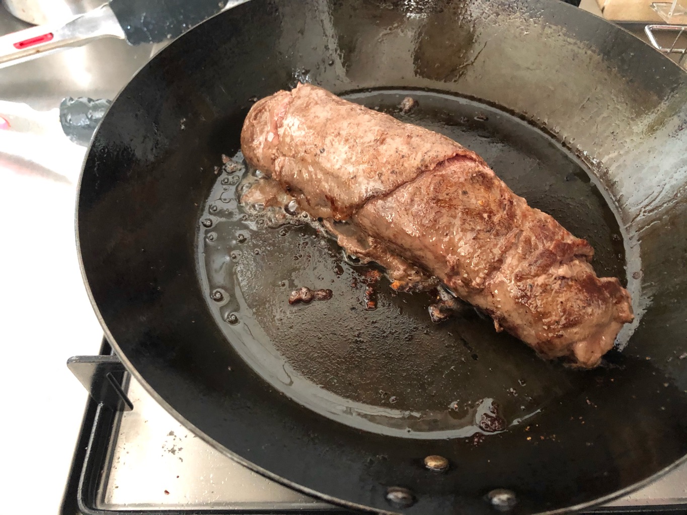 宮崎県都城市 さんの ＊受付終了【都城産宮崎牛が届く】ふるさと納税日本一！とろける宮崎牛の食べ比べと焼酎「黒霧島」を堪能して都城市の魅力に触れよう＜11/15(日)〆切＞