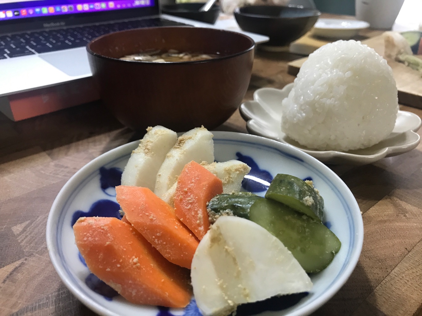 茨城県筑西市 さんの 残暑を潤す、大人の梨クリームソーダ作り。茨城県筑西市の果汁溢れる梨2種をお届け